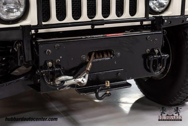 Photo of 1995 Gloss White Am General Hummer
