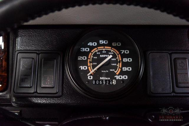 Photo of 1995 Gloss White Am General Hummer