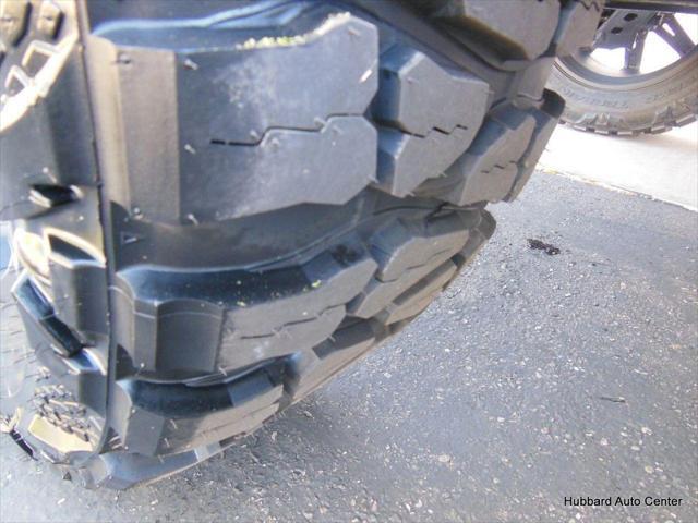 Photo of 2001 Metallic Pewter Am General Hummer