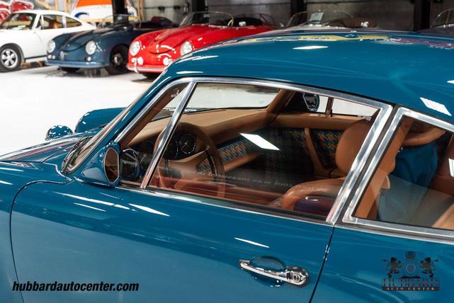 Photo of 1975 Blue Porsche 911