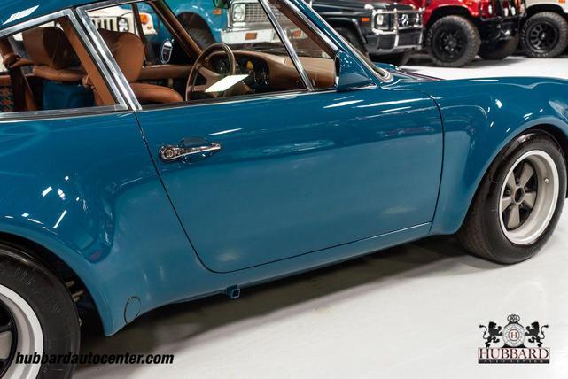 Photo of 1975 Blue Porsche 911
