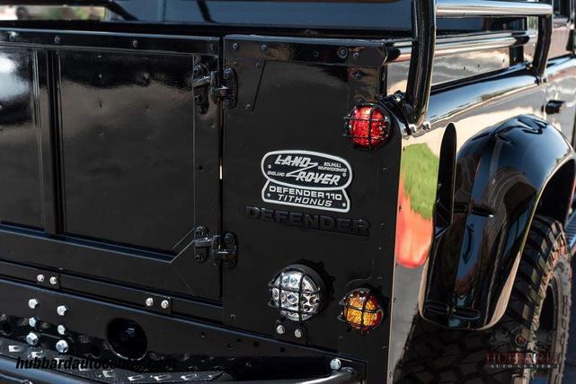 Photo of 1993 Black Land Rover Defender
