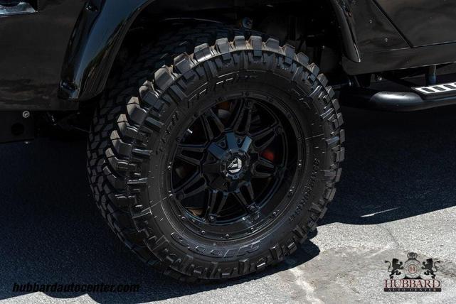 Photo of 1993 Black Land Rover Defender