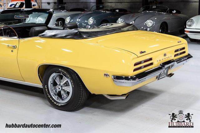 Photo of 1969 Goldenrod Yellow Pontiac Firebird