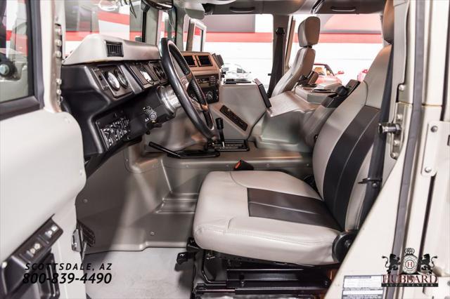 Photo of 2000 Metallic Pewter Am General Hummer