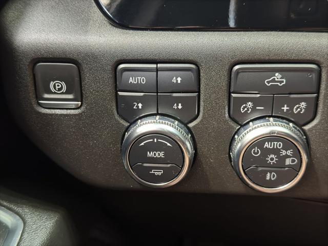 Photo of 2024 Summit White GMC Sierra 1500
