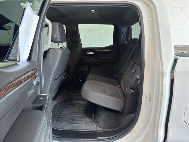 Photo of 2024 Summit White GMC Sierra 1500