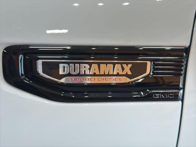 Photo of 2024 Summit White GMC Sierra 1500