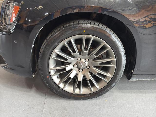 Photo of 2014 Phantom Black Tri-Coat Pearl Chrysler 300C