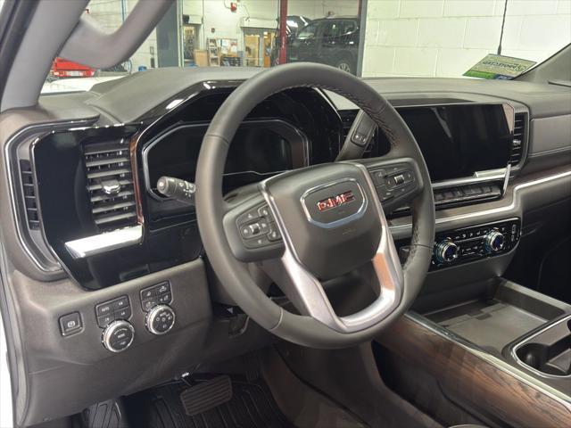 Photo of 2025 Summit White GMC Sierra 2500