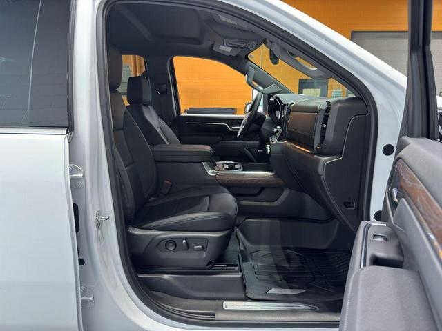 Photo of 2025 Summit White GMC Sierra 2500