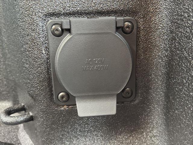 Photo of 2025 Summit White GMC Sierra 2500