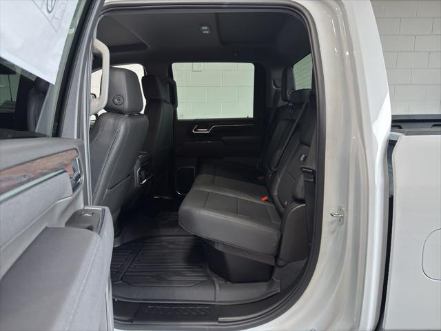 Photo of 2025 Summit White GMC Sierra 2500