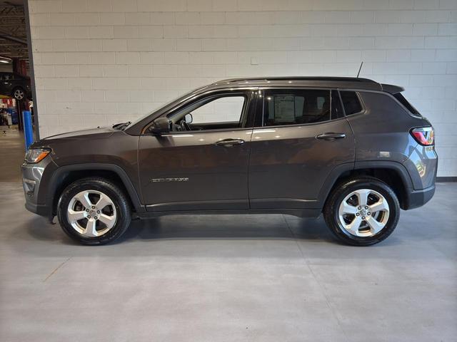 Photo of 2019 Granite Crystal Metallic Clearcoat Jeep Compass
