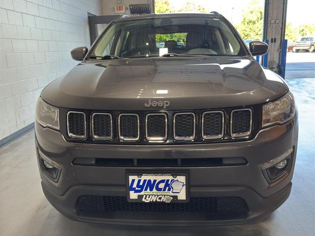Photo of 2019 Granite Crystal Metallic Clearcoat Jeep Compass