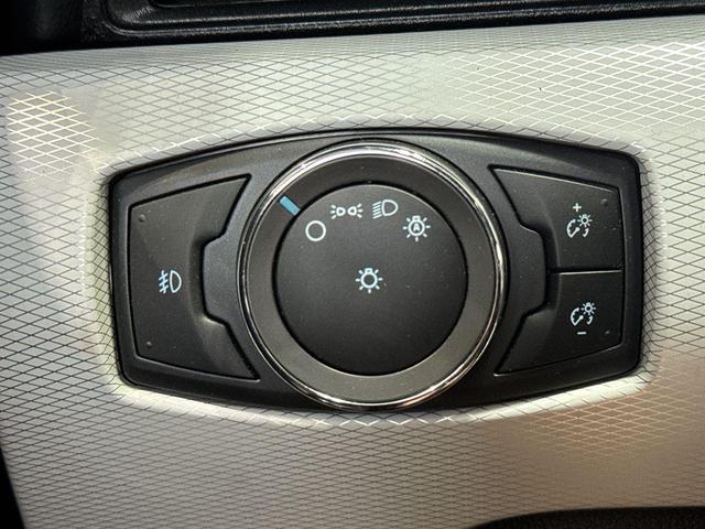Photo of 2022 Oxford White Ford Mustang