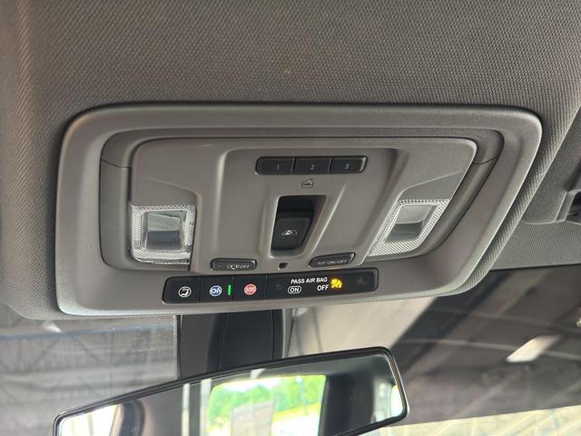 Photo of 2022 Black Chevrolet Silverado 1500