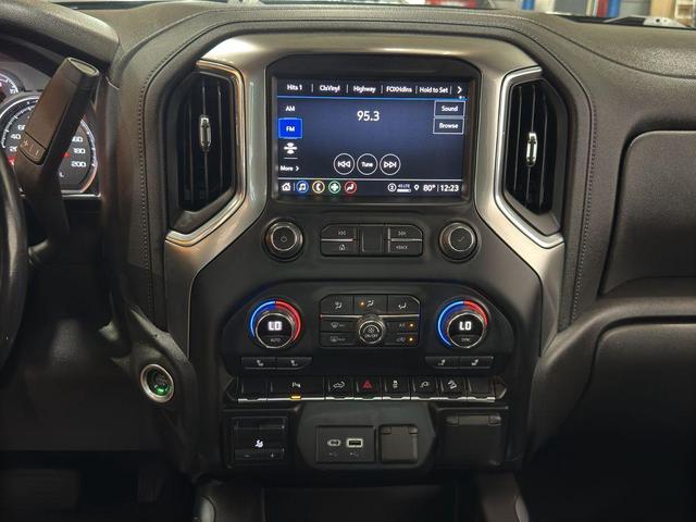 Photo of 2022 Black Chevrolet Silverado 1500