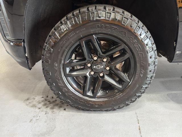 Photo of 2022 Black Chevrolet Silverado 1500