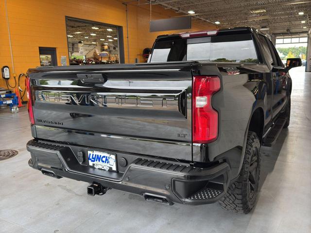 Photo of 2022 Black Chevrolet Silverado 1500