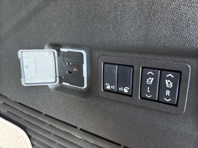 Photo of 2024 Titanium Rush Metallic GMC Yukon XL