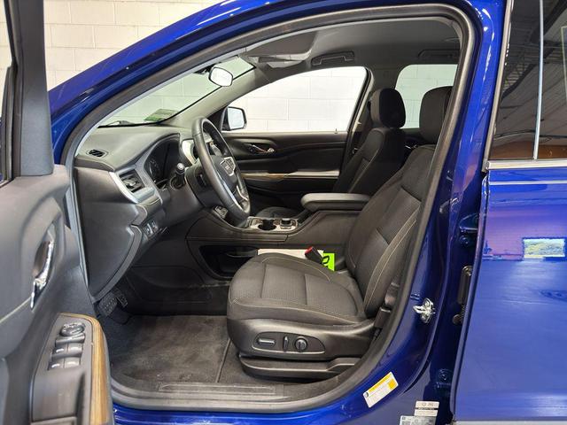 Photo of 2023 Ultra Blue Metallic GMC Acadia