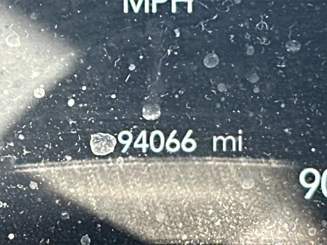 Photo of 2017 Brilliant Black Crystal Pearlcoat Chrysler Pacifica