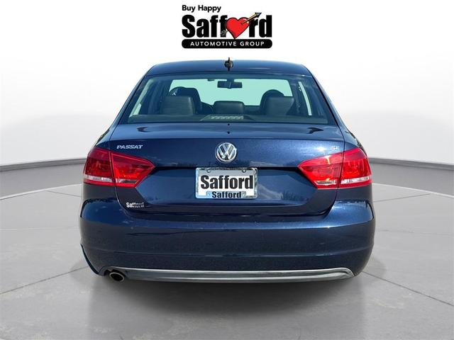 Photo of 2013 Night Blue Volkswagen Passat