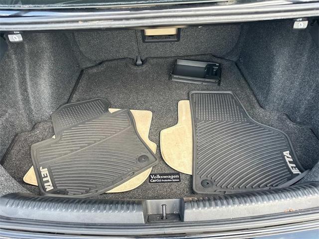 Photo of 2013 Black Uni Volkswagen Jetta