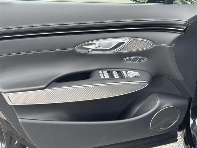 Photo of 2025 Vik Black Genesis GV70