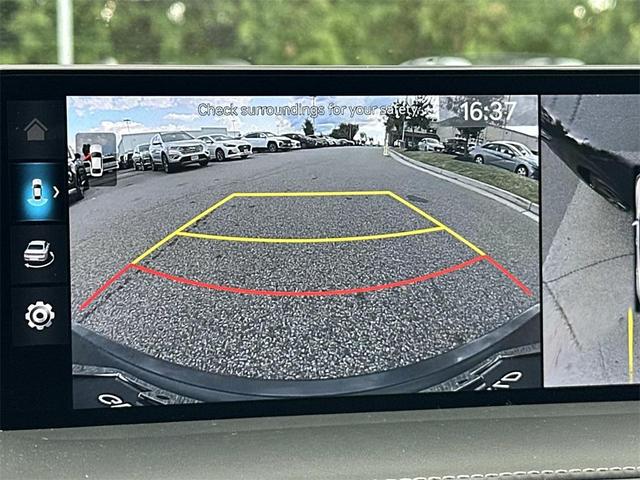 Photo of 2025 Vik Black Genesis GV70