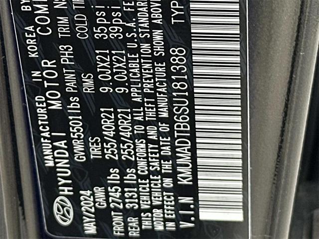 Photo of 2025 Vik Black Genesis GV70