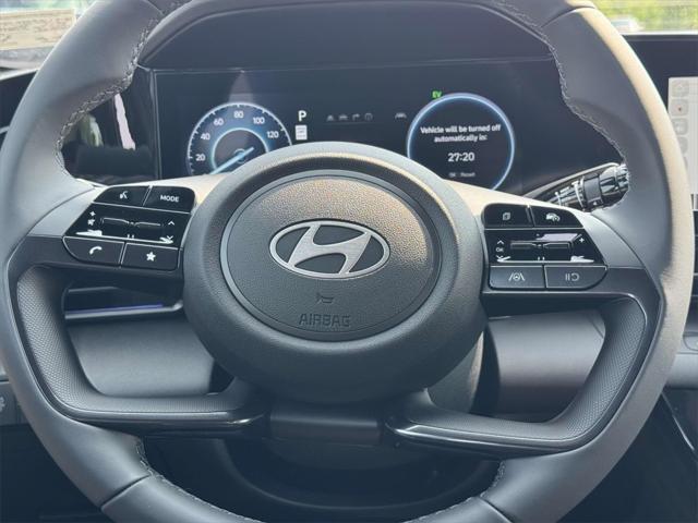 Photo of 2025 Fluid Metal Hyundai ELANTRA