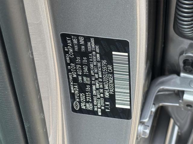 Photo of 2025 Fluid Metal Hyundai ELANTRA