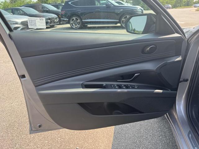 Photo of 2025 Fluid Metal Hyundai ELANTRA