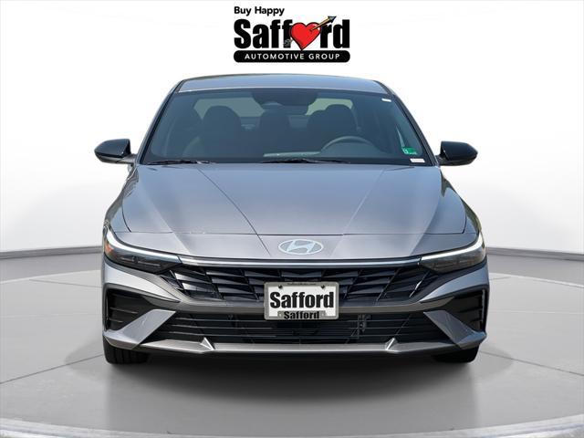 Photo of 2025 Fluid Metal Hyundai ELANTRA