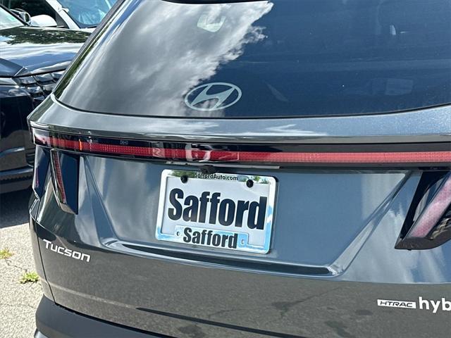 Photo of 2025 Amazon Gray Hyundai TUCSON Hybrid