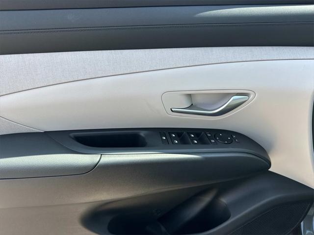 Photo of 2025 Amazon Gray Hyundai TUCSON Hybrid