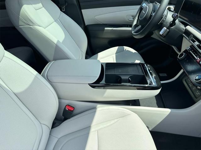 Photo of 2025 Amazon Gray Hyundai TUCSON Hybrid