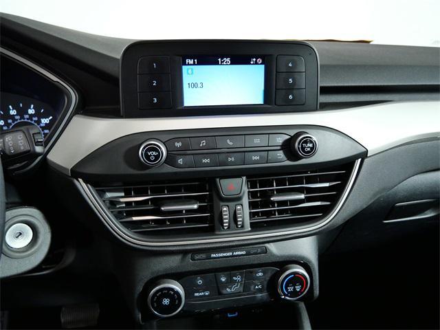 Photo of 2022 Black Metallic Ford Escape