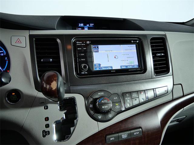 Photo of 2013 Silver Sky Metallic Toyota Sienna