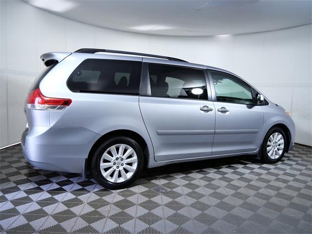 Photo of 2013 Silver Sky Metallic Toyota Sienna