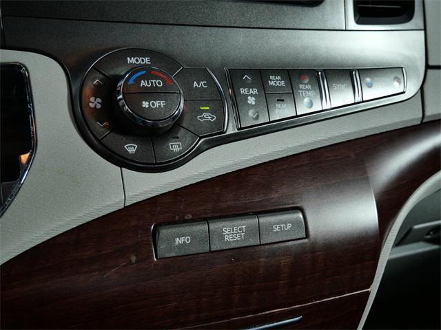 Photo of 2013 Silver Sky Metallic Toyota Sienna