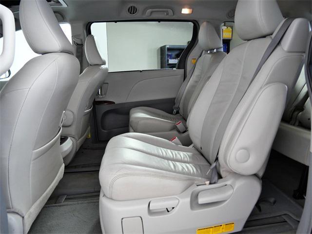 Photo of 2013 Silver Sky Metallic Toyota Sienna