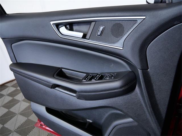 Photo of 2023 Red Metallic Ford Edge