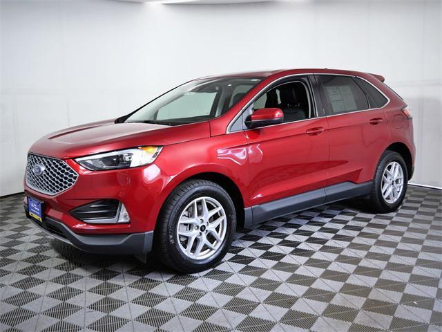 Photo of 2023 Red Metallic Ford Edge