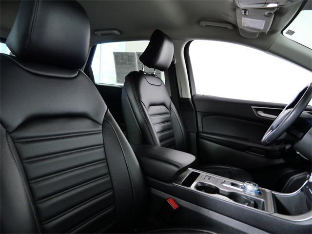Photo of 2023 Red Metallic Ford Edge