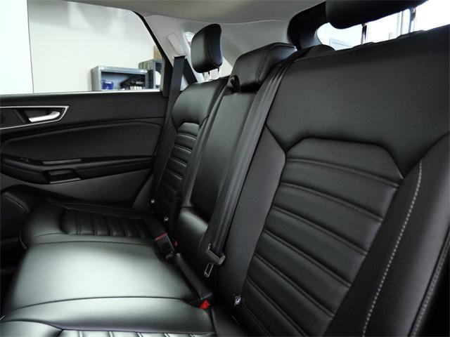Photo of 2023 Red Metallic Ford Edge