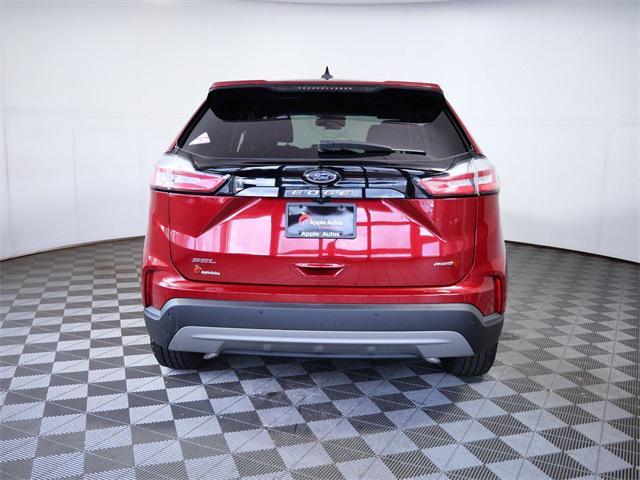 Photo of 2023 Red Metallic Ford Edge