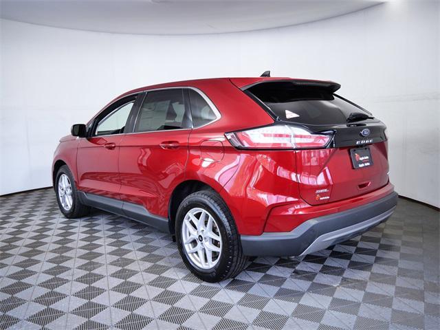 Photo of 2023 Red Metallic Ford Edge